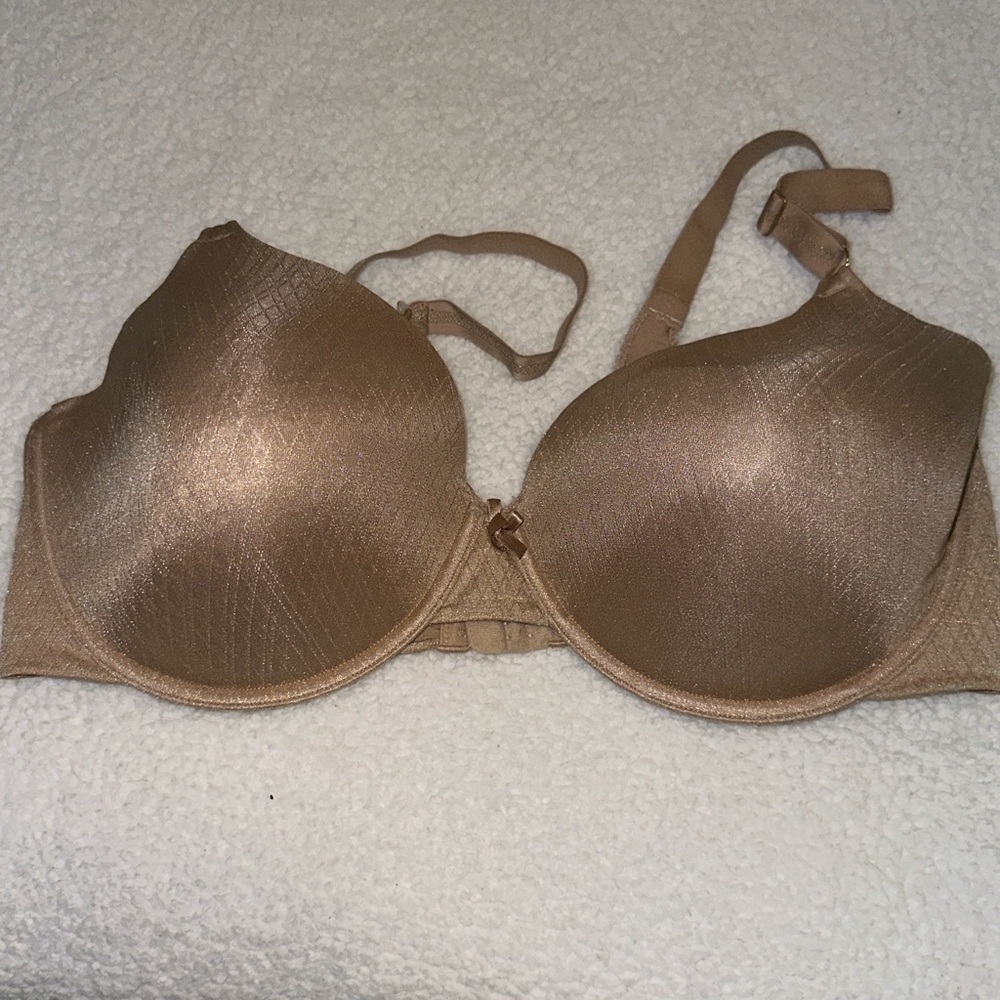 Vanity Fair bra 40DD
Nude tan